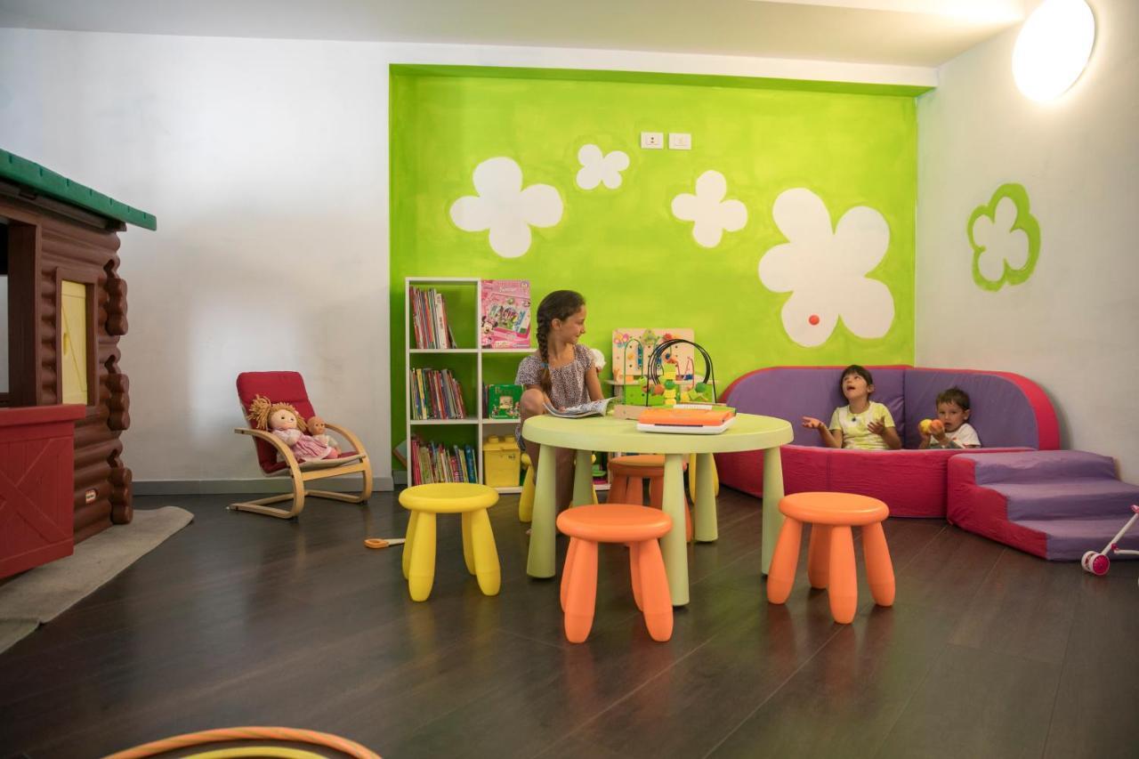Hotel Luna Bianca Folgaria Kültér fotó